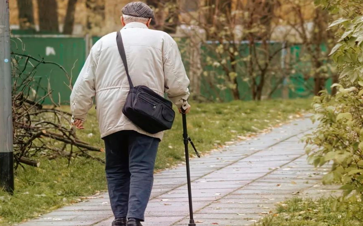 喝中药和不喝中药的癌症患者，10年后，有的康复了，有的不在了