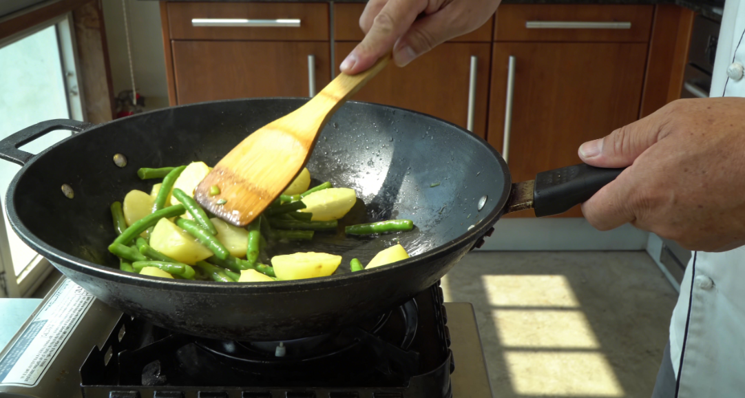 化疗患者的吃饭难题：恶心时、没力气时、有口腔溃疡，怎么吃？